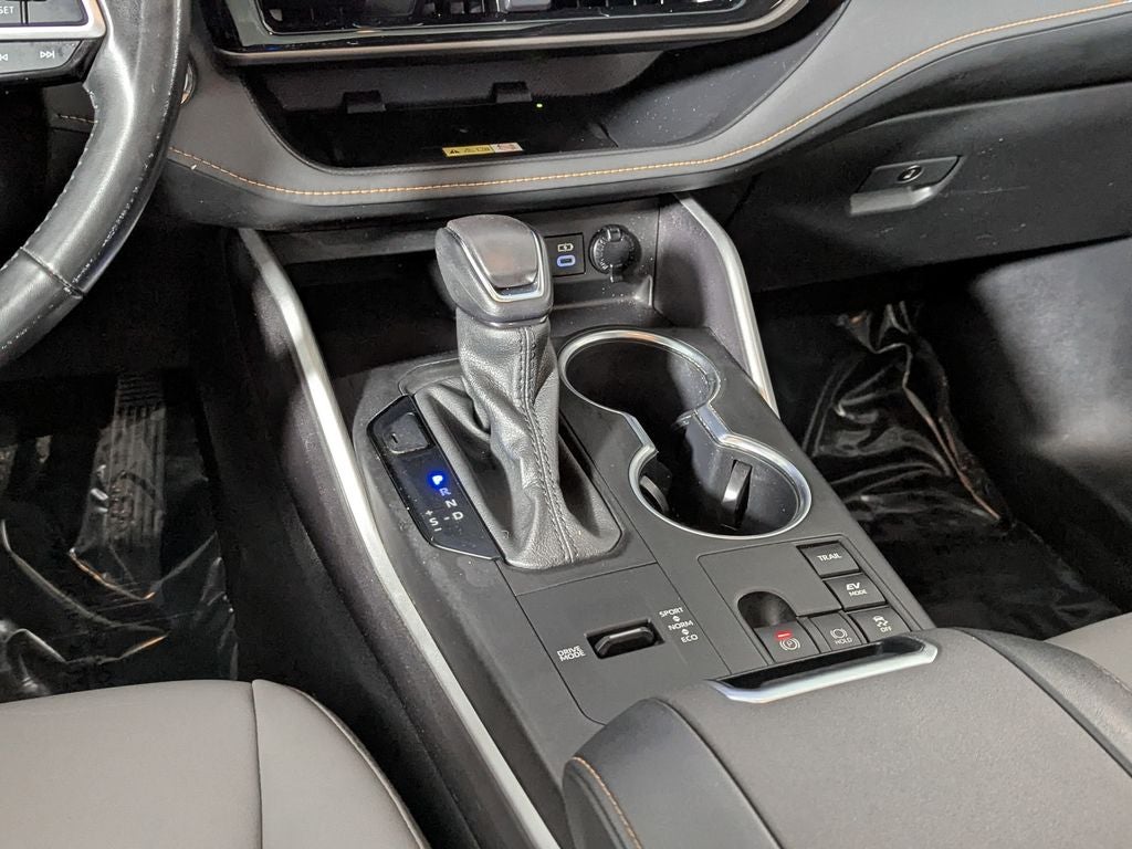 2023 Toyota Highlander Hybrid Bronze Edition