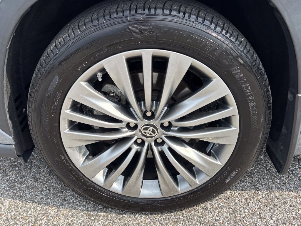 2021 Toyota Highlander Hybrid Platinum