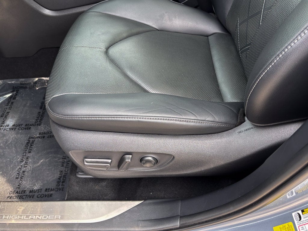 2021 Toyota Highlander Hybrid Platinum