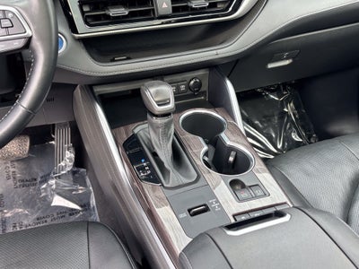 2021 Toyota Highlander Hybrid Platinum