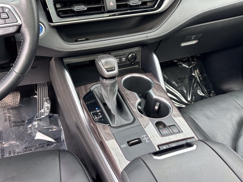 2021 Toyota Highlander Hybrid Platinum