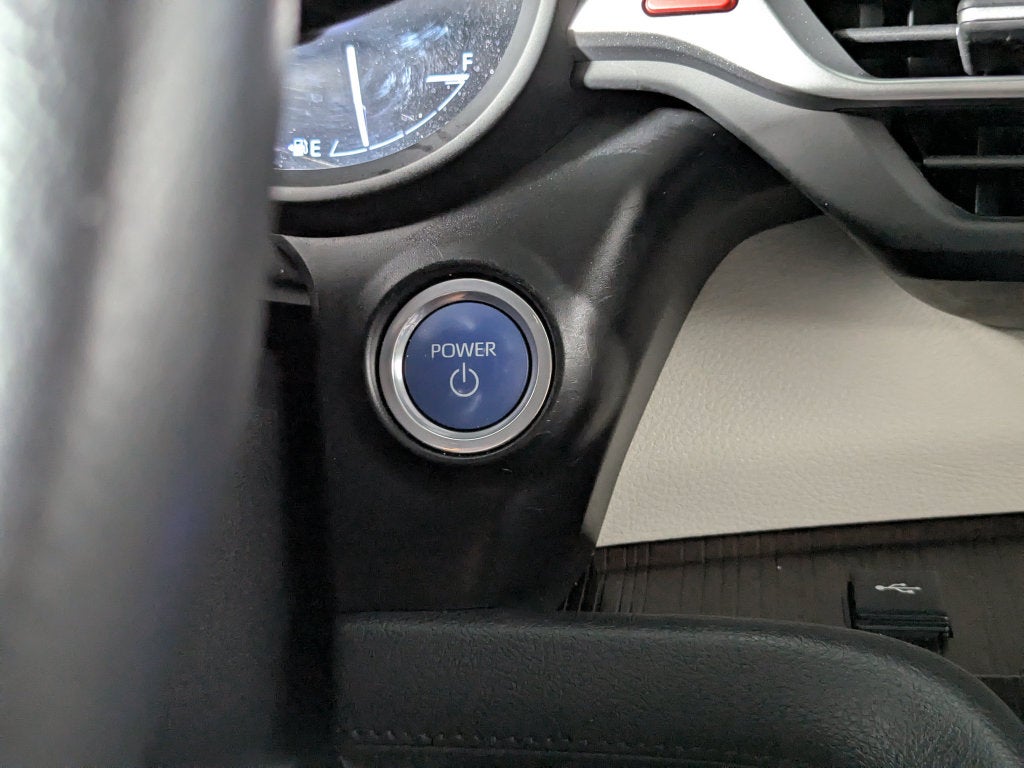 2021 Toyota Sienna XLE 8 Passenger