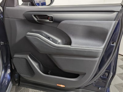 2025 Toyota Highlander LE