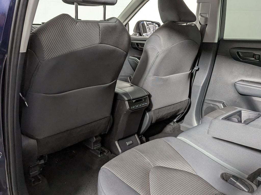 2025 Toyota Highlander LE