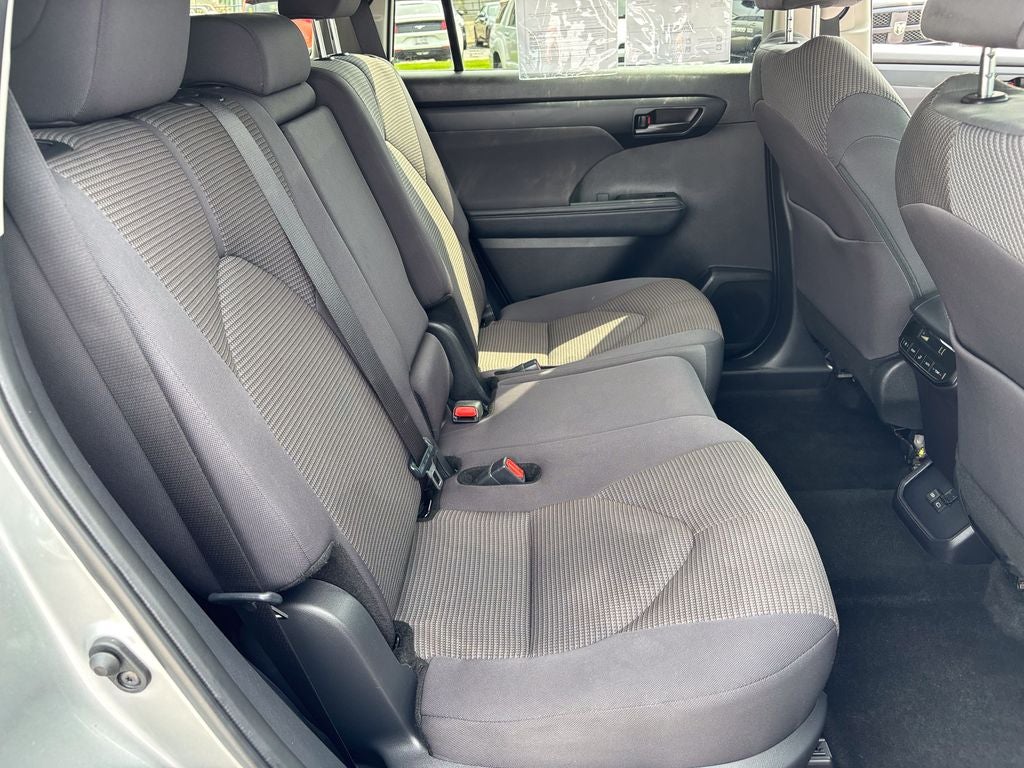 2025 Toyota Highlander LE