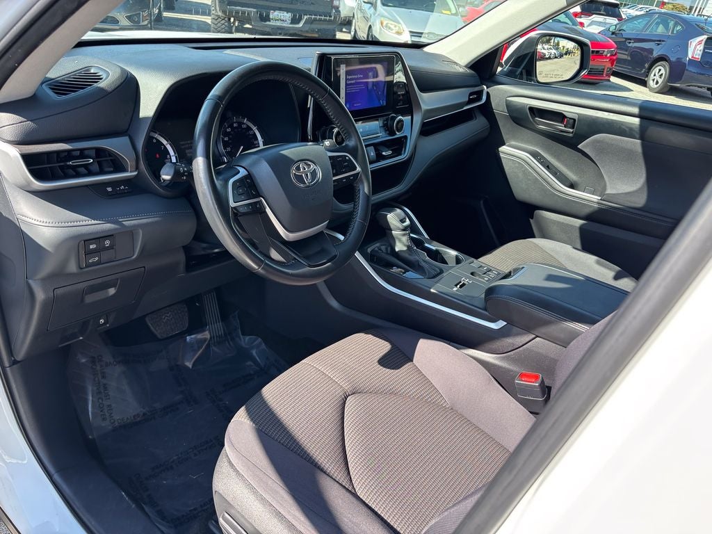 2025 Toyota Highlander LE