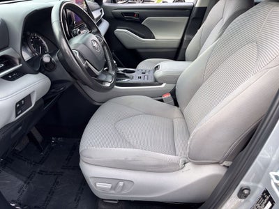 2024 Toyota Highlander LE