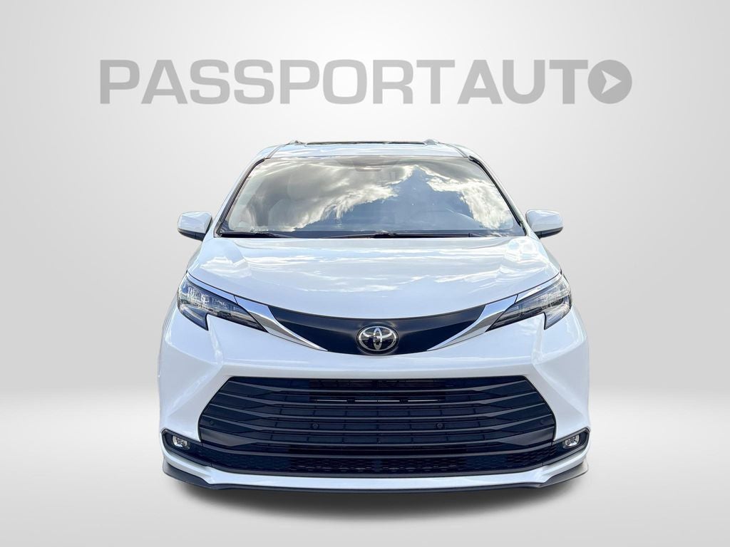 2026 Toyota Sienna XLE 8 Passenger