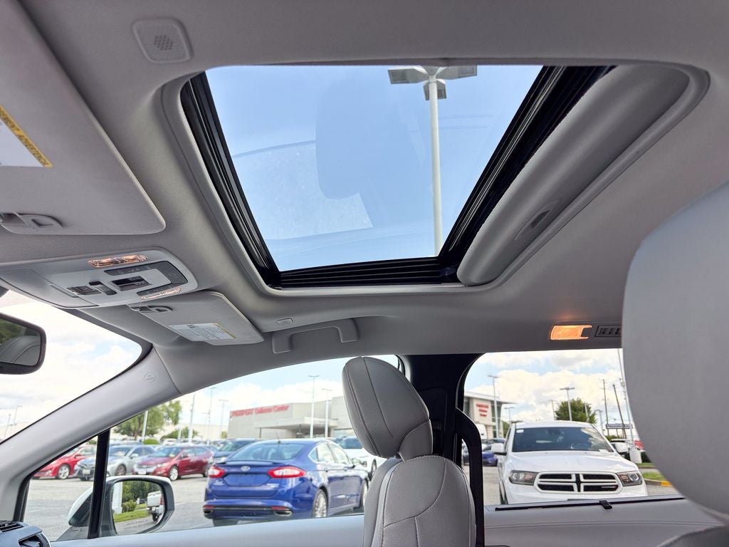 2026 Toyota Sienna XLE 8 Passenger