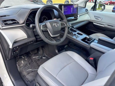 2026 Toyota Sienna XLE 8 Passenger