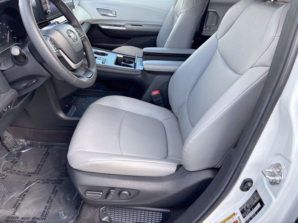 2026 Toyota Sienna XLE 8 Passenger