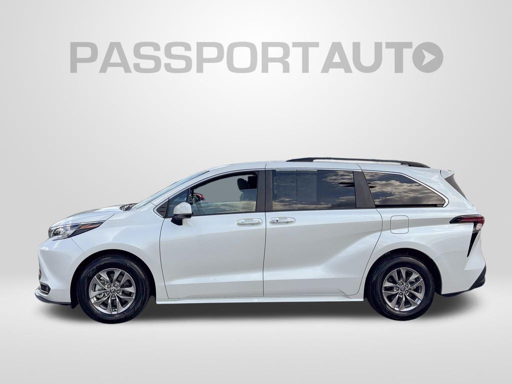 2026 Toyota Sienna XLE 8 Passenger