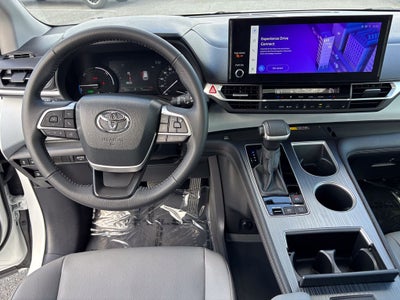2026 Toyota Sienna XLE 8 Passenger