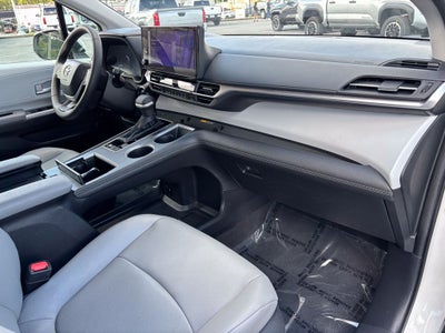 2026 Toyota Sienna XLE 8 Passenger