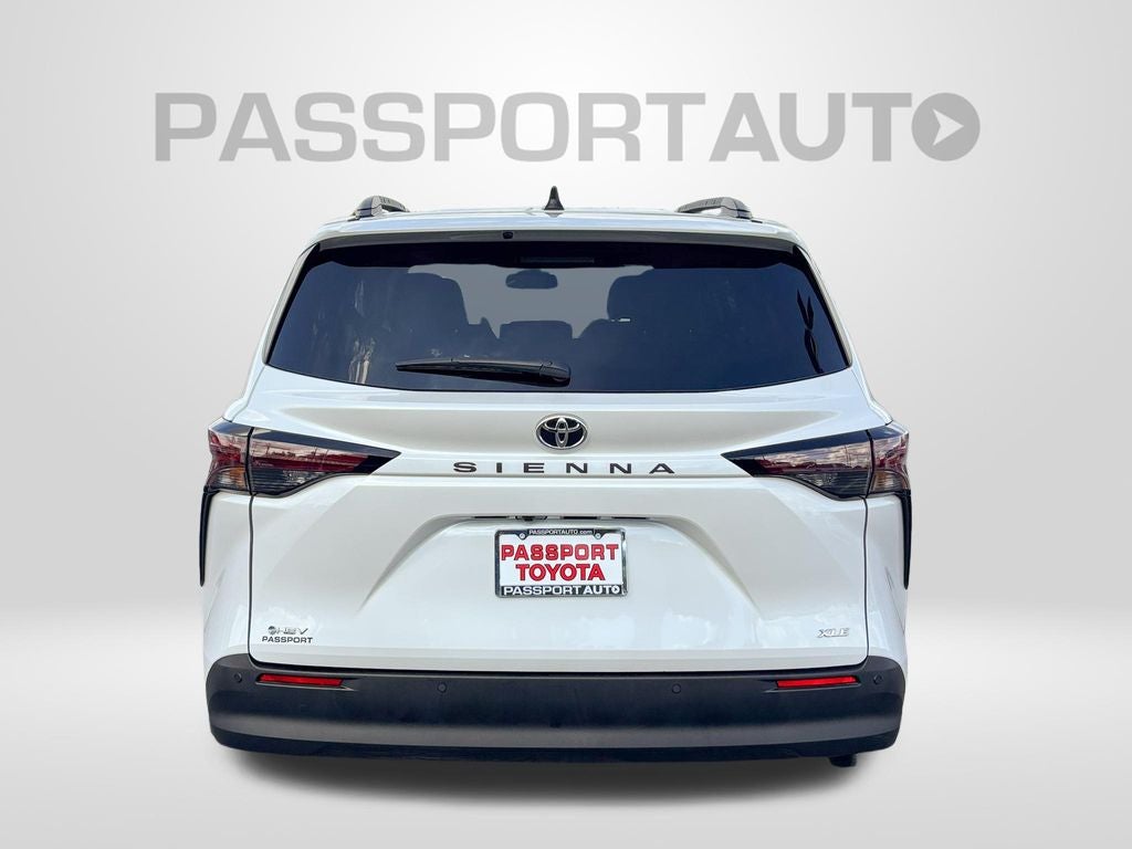 2026 Toyota Sienna XLE 8 Passenger