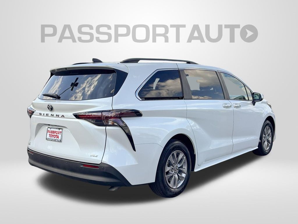 2026 Toyota Sienna XLE 8 Passenger