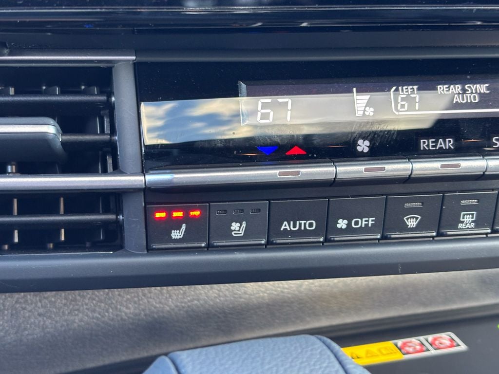 2025 Toyota Sienna Limited 7 Passenger